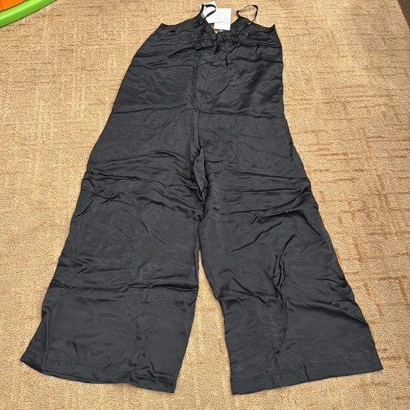 NWT ATHLETA Calm Cool Sleep Romper Black - Picture 5 of 6